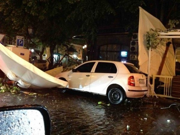 Ураган в Одесі. ФОТО. ВІДЕО