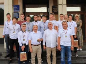Волинських гандболістів, які взяли «бронзу» на чемпіонаті України, відзначили у рідному місті