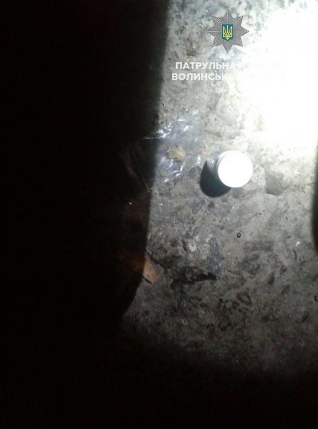 У луцькому клубі підлітки хотіли збувати наркотики