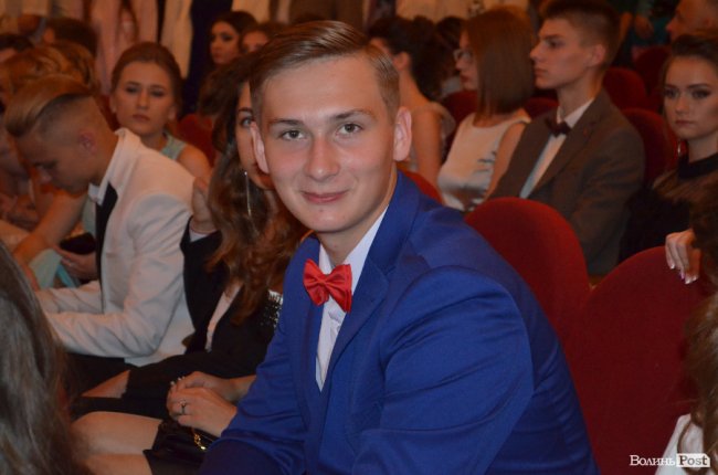 «Ви переможці»: у Луцьку нагородили випускників-медалістів. ФОТО