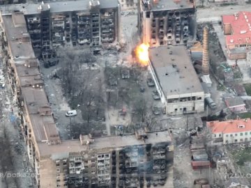 Зеленський: Україна наразі не готова до військової операції з деблокади Маріуполя