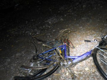 На Рівненщині п'яний 15-річний хлопець автівкою на смерть збив велосипедиста