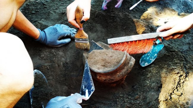 Як луцькі студенти-історики стають справжніми археологами. ФОТО