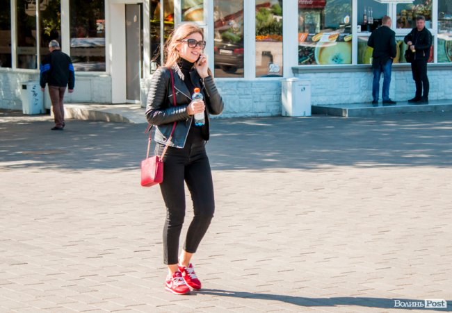 Осінній лук 2018: у що одягаються лучани. ФОТО