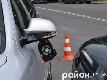 Аварія в Луцьку: біля автостанції не розминулися Skoda і Opel