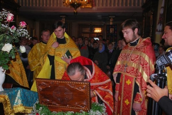 У Луцьк привезли мощі святих воїнів. ФОТО