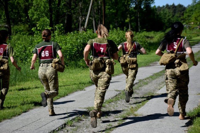 Луцькі льотчики – призери змагань з воєнізованого кросу. ФОТО