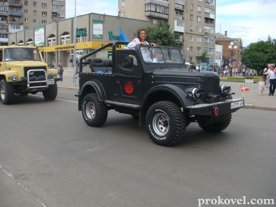 Пробіг ретро-автомобілів у Ковелі. ФОТО