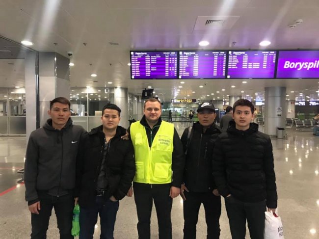Волинські міграційники видворили за межі України чотирьох в'єтнамців та двох росіян