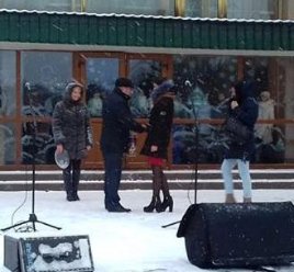 На Новий рік трьом сиротам з Маневицького району подарували квартири