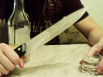 На Рівненщині чоловік під час застілля порізав товариша