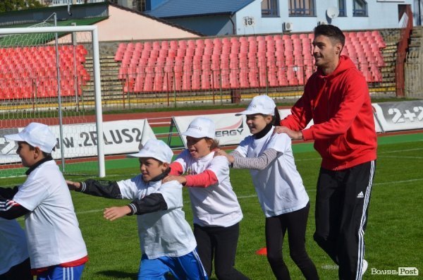 Футболісти ФК «Волинь» тренувались зі школярами. ФОТО