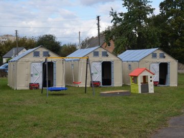 У Луцьку діє модульне містечко для допомоги населенню під час надзвичайних ситуацій. ФОТО