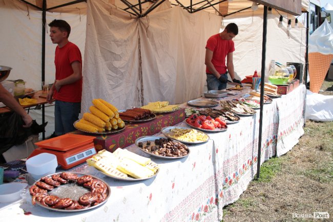 Від і до: чим і за скільки поласувати на «Бандерштаті». ФОТО