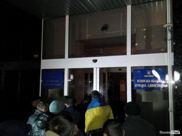 Ніхто партійних табличок не вивішував, - Зінкевич про акцію в ОДА