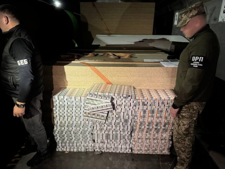 У вантажному потязі на Волині знайшли цигарки без документів майже на пів мільйона гривень