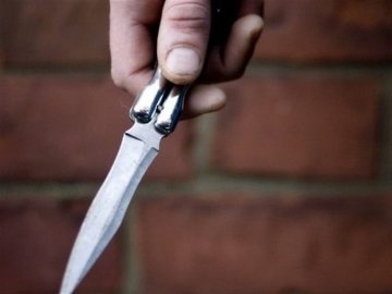 Заступився за дівчину: лучанин під час бійки отримав шість ножових поранень