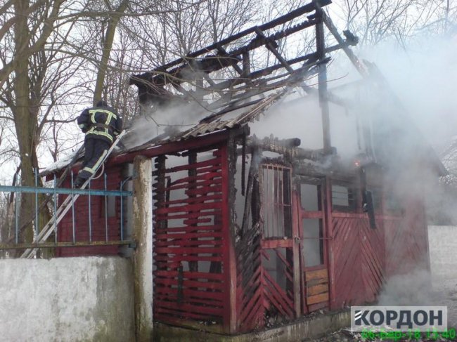 У місті на Волині – пожежа на стадіоні. ФОТО