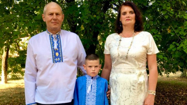 «Досі болить те, що воїна, який пішов у перші дні добровольцем, не дозволили відспівати в місцевій церкві» - дружина Героя з Волині