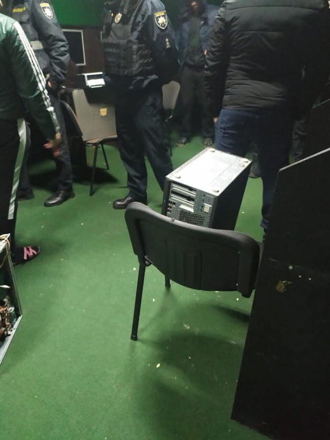 У Луцьку «накрили» підпільне казино. ФОТО