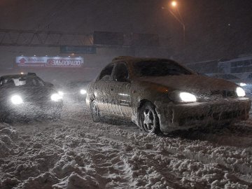 Фото Києва, заваленого снігом