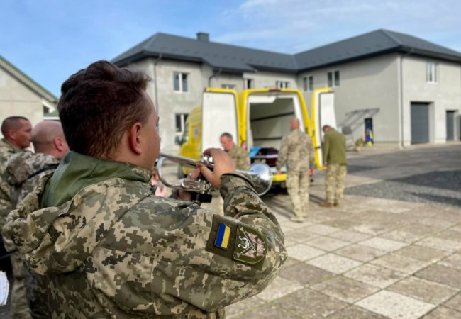 За день до 34-річчя: у Нововолинську поховали Героя Степана Локшина