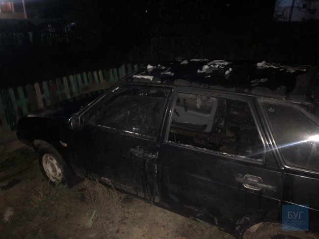 У місті на Волині вночі горів автомобіль. ФОТО