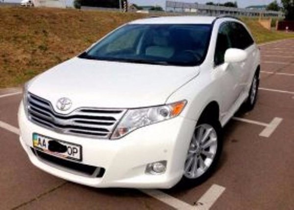 Стало відомо, на якій автівці їздить новий головний волинський митник. ІНФОГРАФІКА