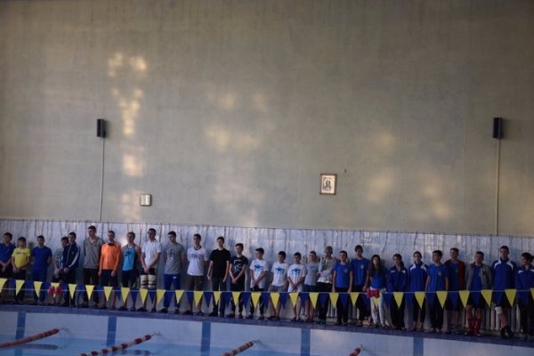 У Луцькому басейні відбулись змагання з плавання