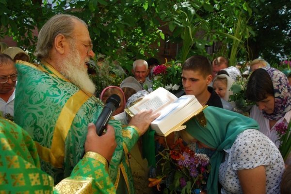 Як у луцькому храмі святкували Трійцю. ФОТО