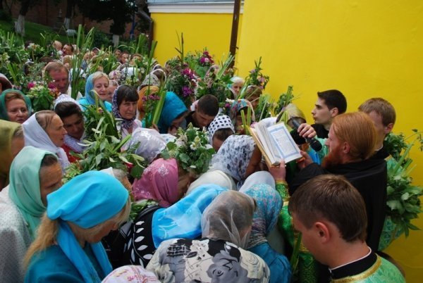 Як у луцькому храмі святкували Трійцю. ФОТО