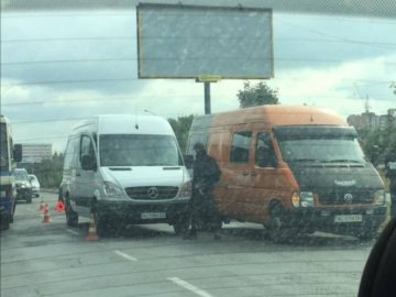 У Луцьку на Карпенка-Карого  – затор через аварію 