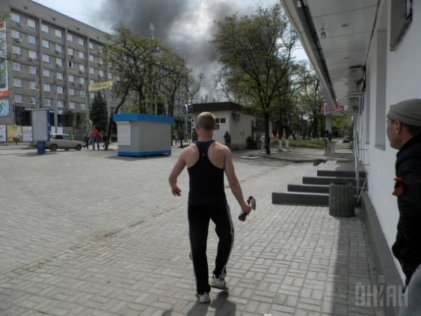 АТО у Краматорську: спалені автівки та клуби чорного диму. ФОТО