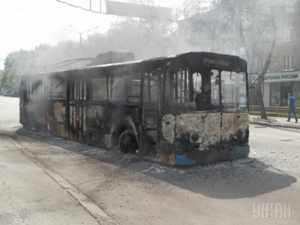 АТО у Краматорську: спалені автівки та клуби чорного диму. ФОТО