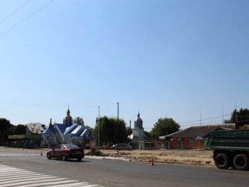 У Нововолинську  поблизу центрального ринку будують парковку