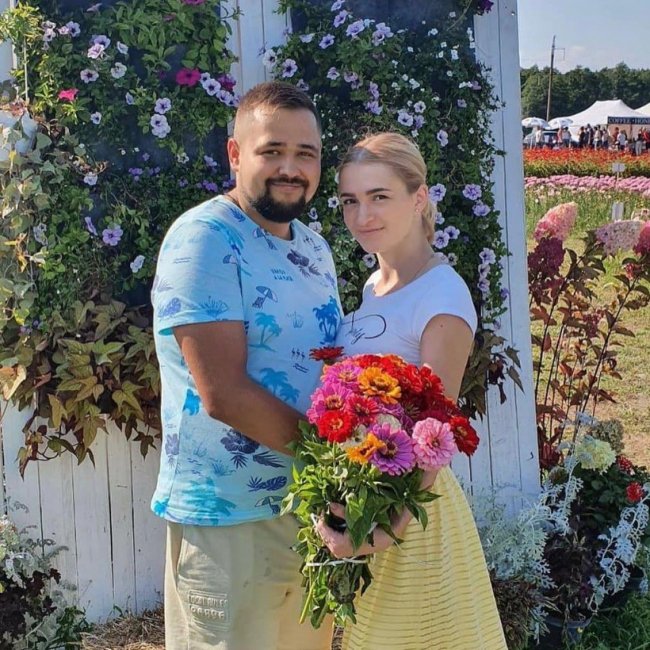 «Волинська Голландія» — місце любові: на квітковому полі юнак освідчився коханій.ФОТО