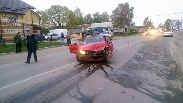 Аварія на Волині: зіткнулися дві автівки. ФОТО