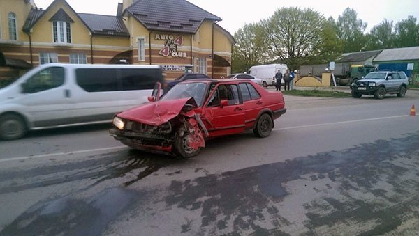 Аварія на Волині: зіткнулися дві автівки. ФОТО