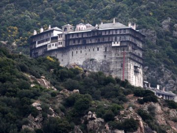 На Афоні врятували двох українських паломників, які заблукали в горах