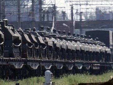 Росія тягне до кордонів України ешелон з ракетами та боєприпасами, –  СтратКом ЗСУ