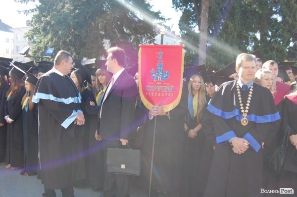 У Луцьку – посвята в студенти «європейського» вишу. ФОТО