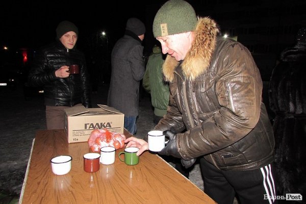 Як у Володимирі-Волинському зустрічали звільнених з полону бійців. ФОТО