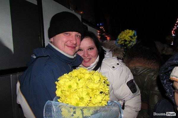 Як у Володимирі-Волинському зустрічали звільнених з полону бійців. ФОТО