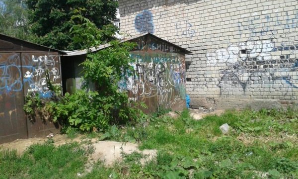 Луцькі муніципали демонтували чотири гаражі. ФОТО