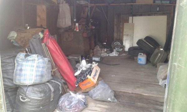 Луцькі муніципали демонтували чотири гаражі. ФОТО