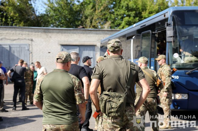 Чергова ротація: волинські поліцейські вирушили у зону бойових дій, щоб нищити ворога