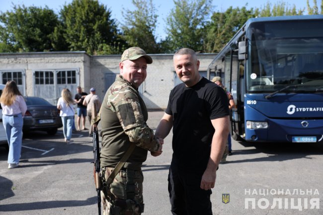 Чергова ротація: волинські поліцейські вирушили у зону бойових дій, щоб нищити ворога