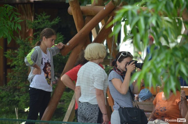 Дітям атовців влаштували екскурсію Луцьким зоопарком