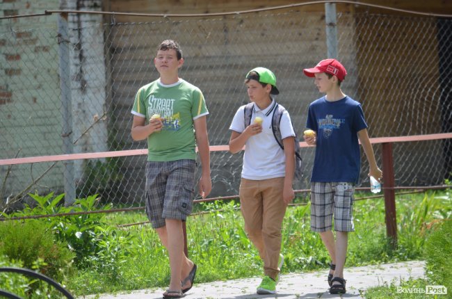 Дітям атовців влаштували екскурсію Луцьким зоопарком