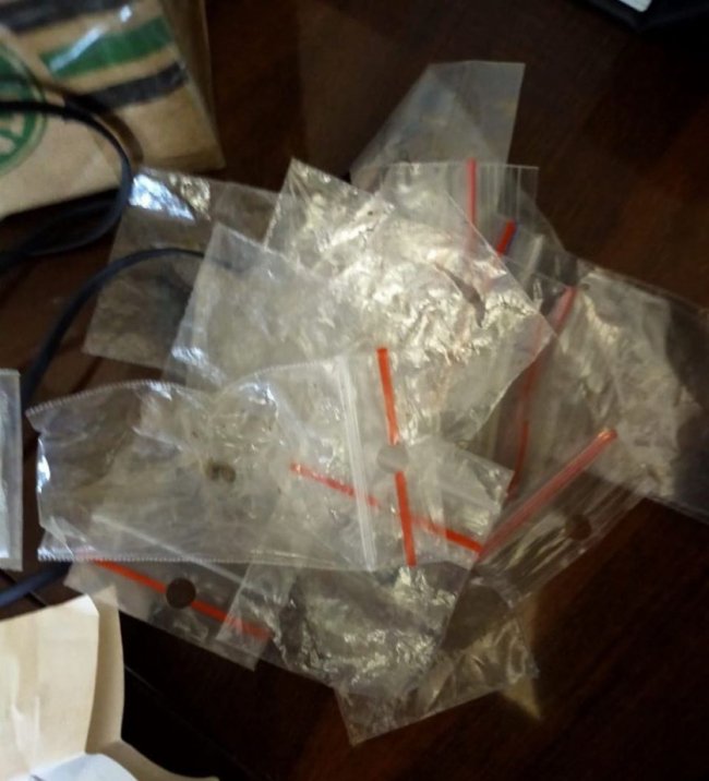 Лучанин у власній квартирі влаштував наркобізнес. ФОТО